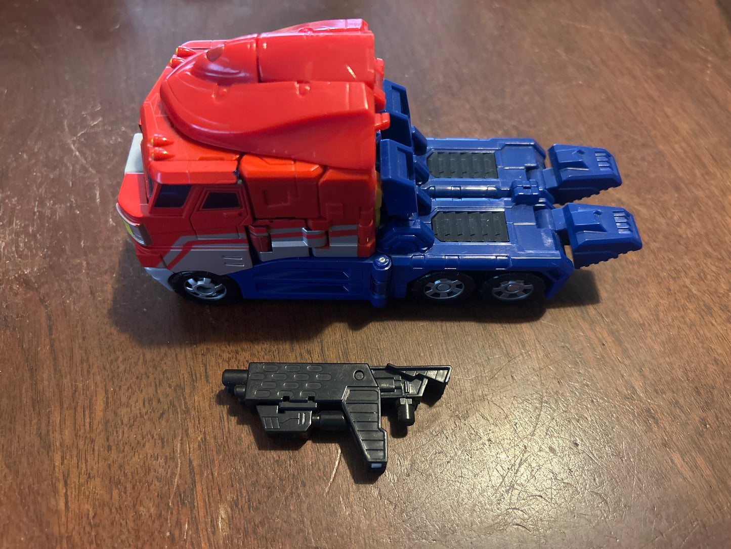 TF Classics Optimus Prime voyager
