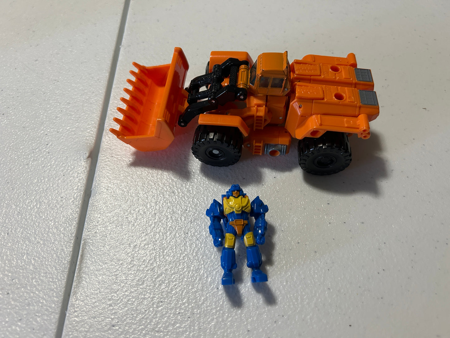 TF Generations Scoop dlx incomplete