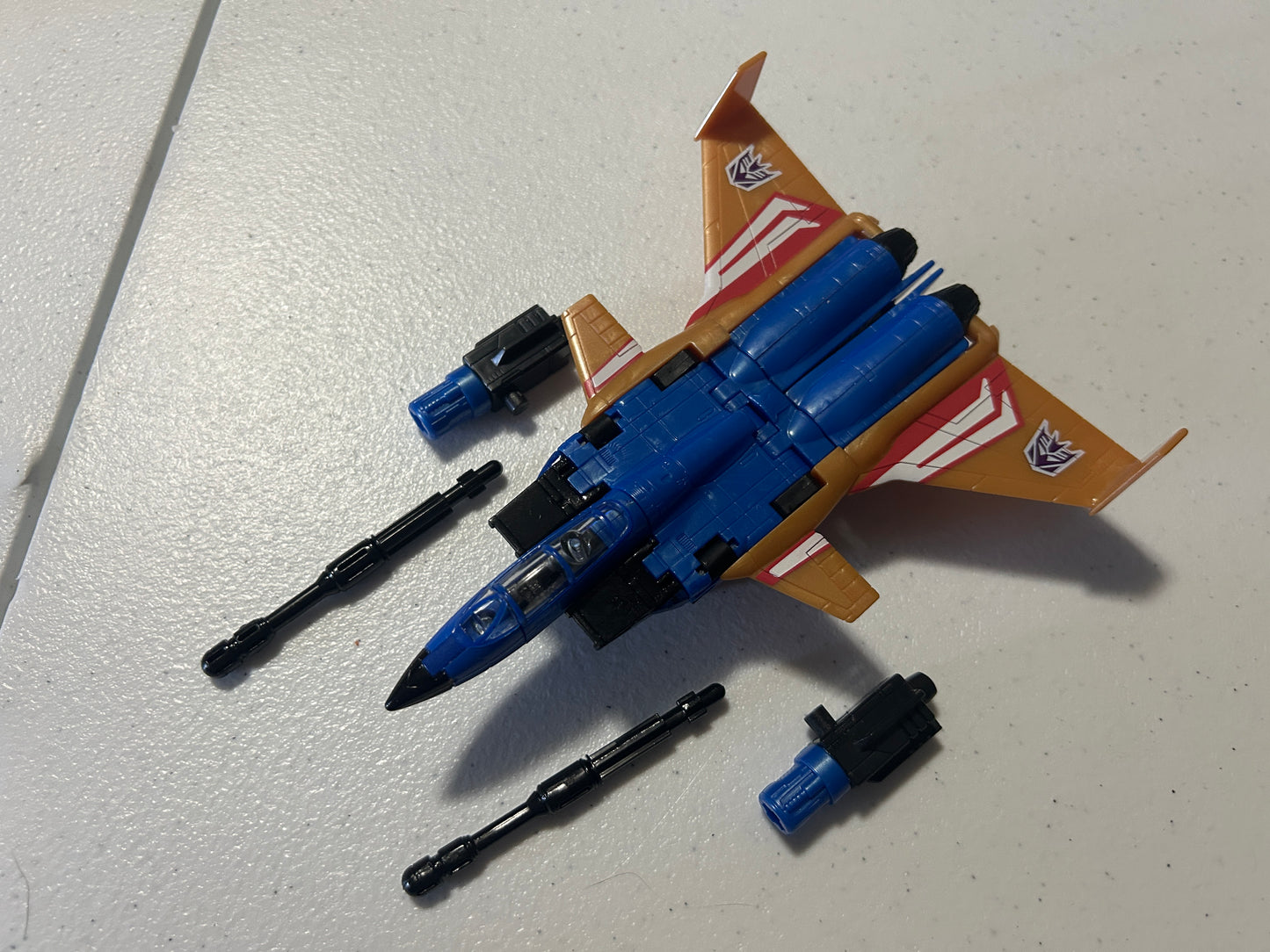 TF Generations Dirge dlx