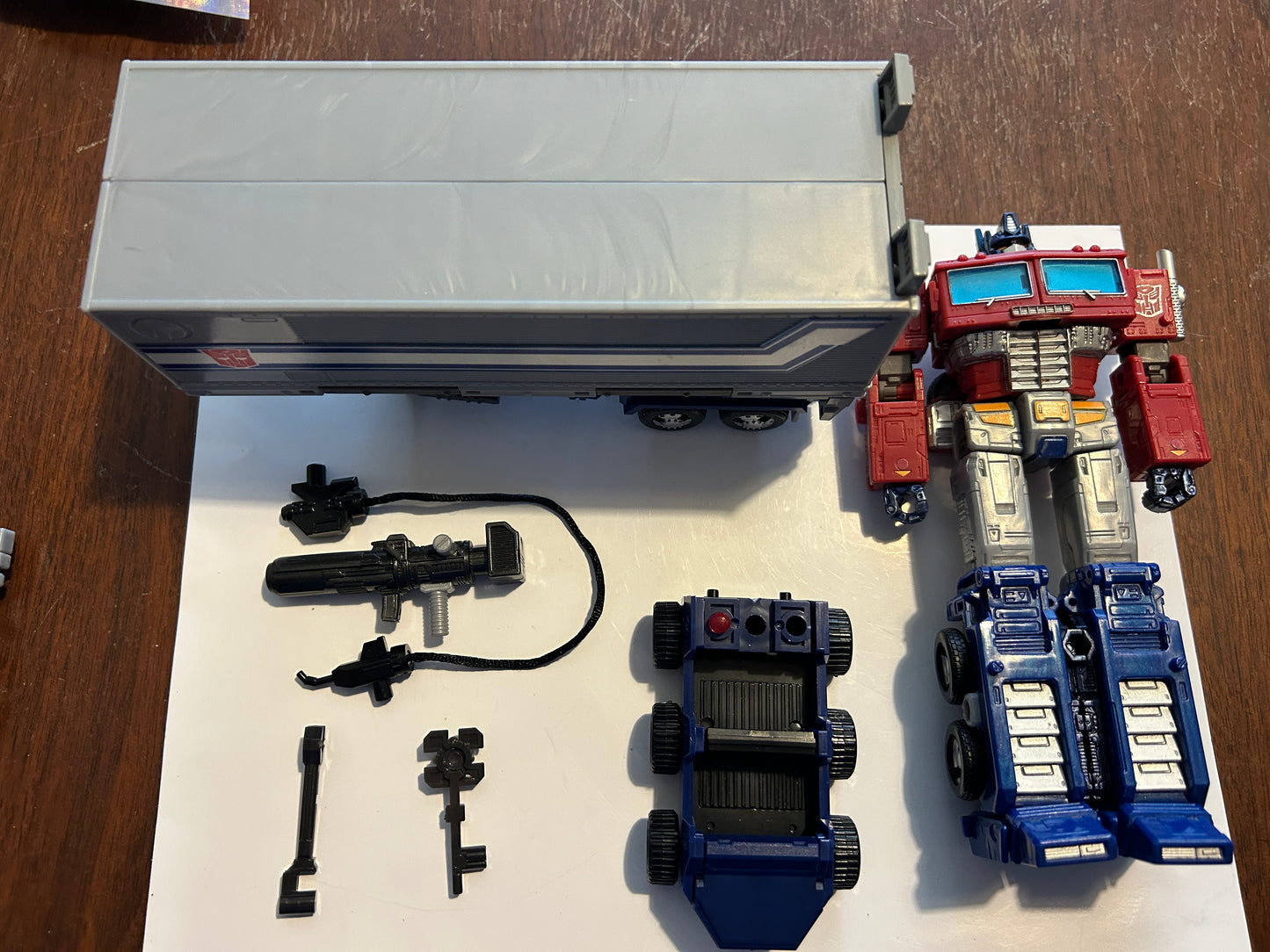 TF Earthrise Optimus Prime w/ Nonnef upgrades
