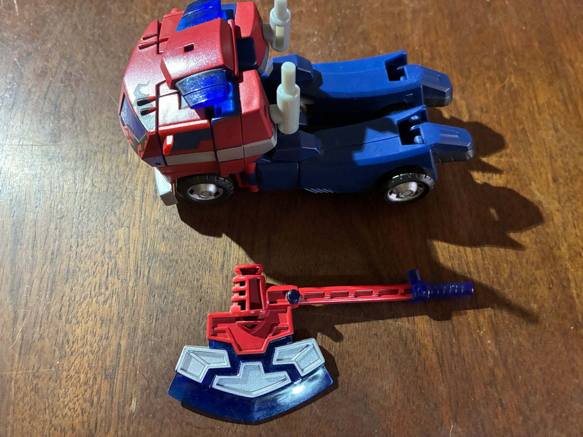 TF Animated Optimus Prime from Battle Begins giftset