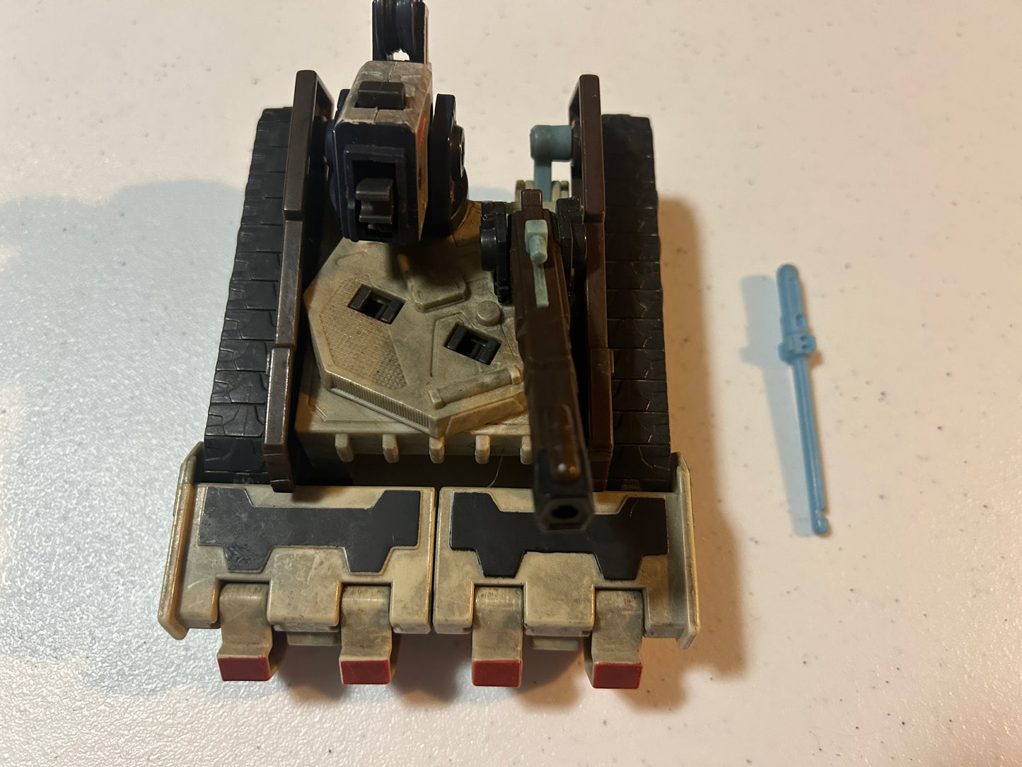 TF Energon Landquake armor incomplete