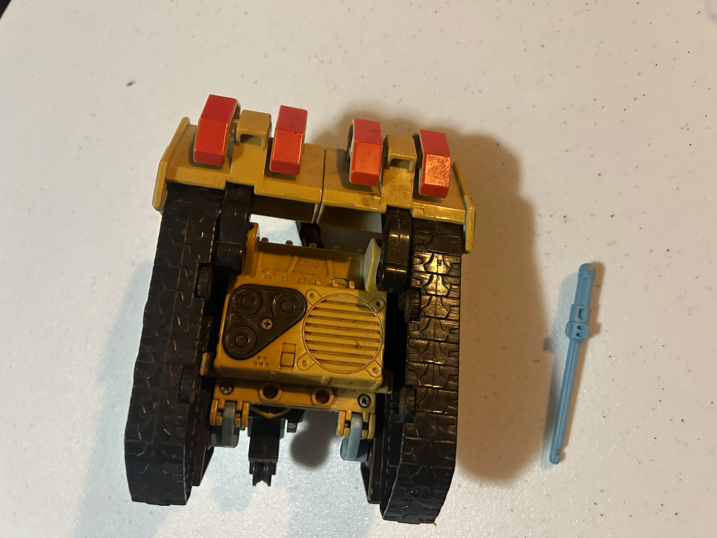 TF Energon Landquake armor incomplete