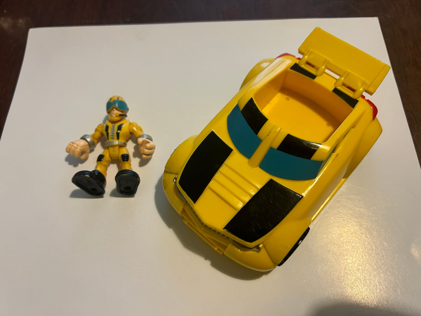 Rescue Bots Bumblebee & Axel Frazier from Garage playset