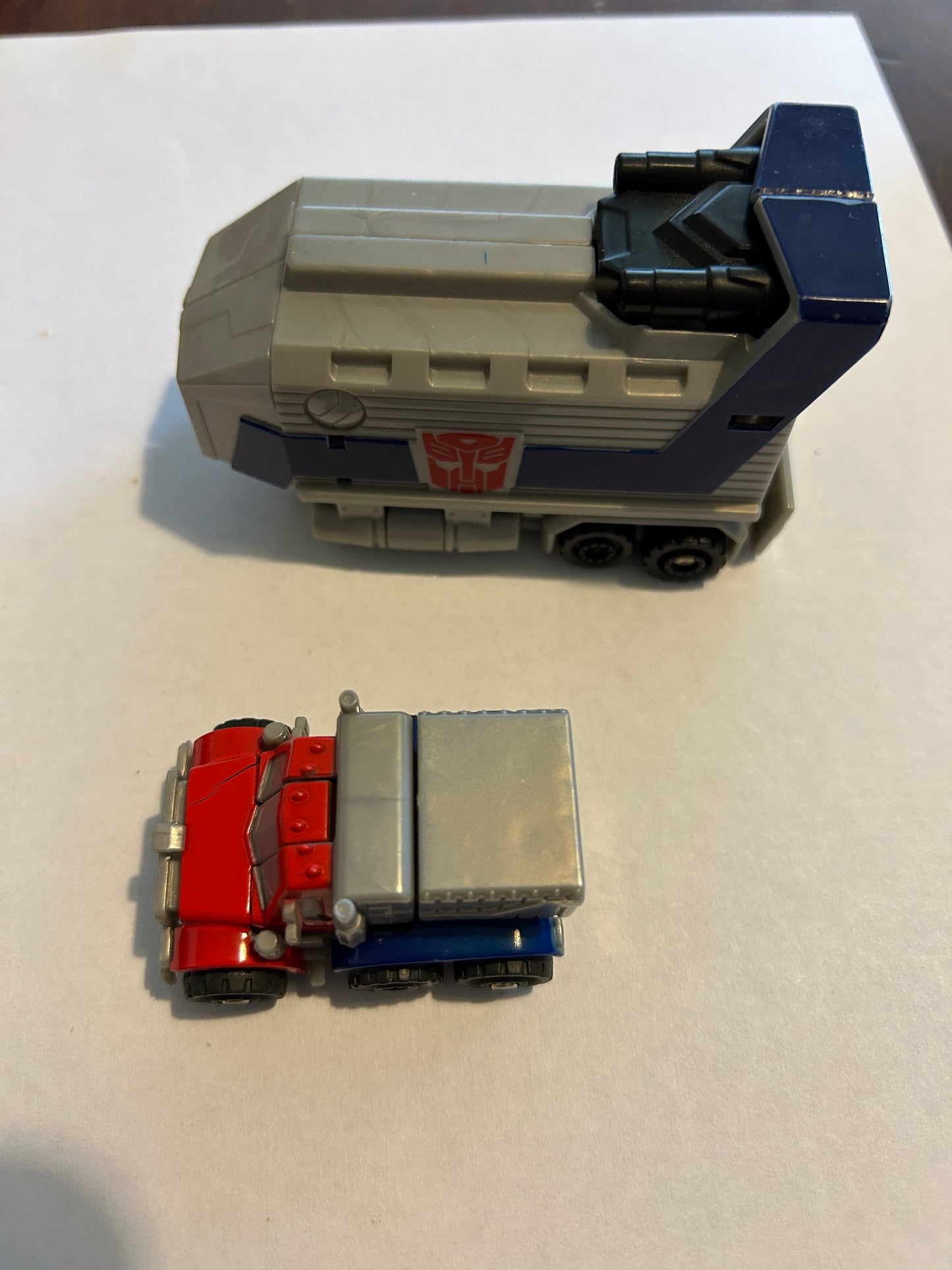 TF Bot Shots Optimus Prime & trailer