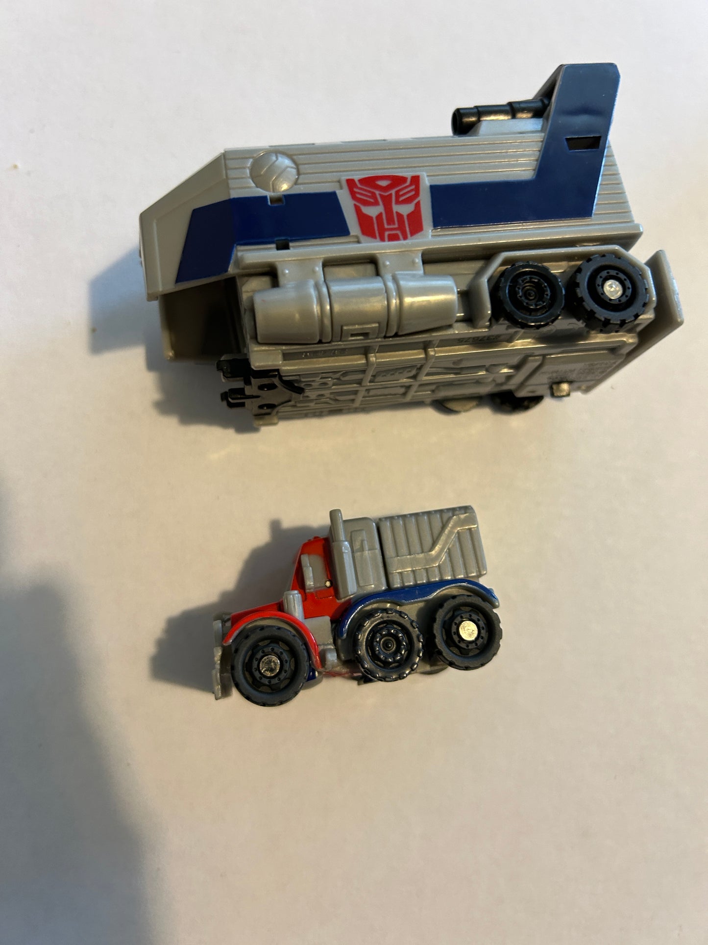 TF Bot Shots Optimus Prime & trailer