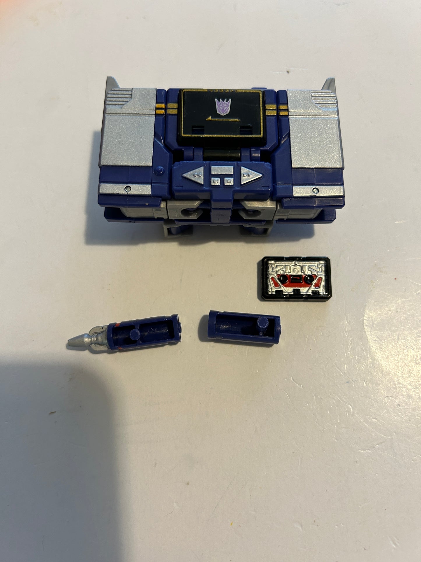 TF Kingdom Soundwave