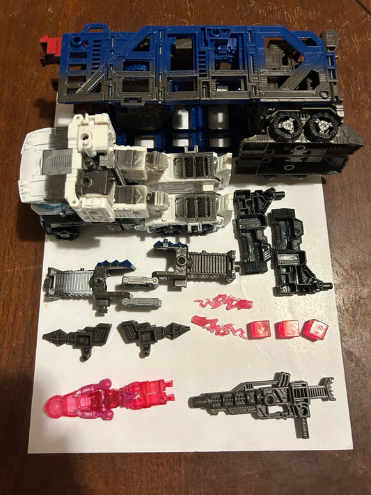 TF Netflix Ultra Magnus Spoiler Pack