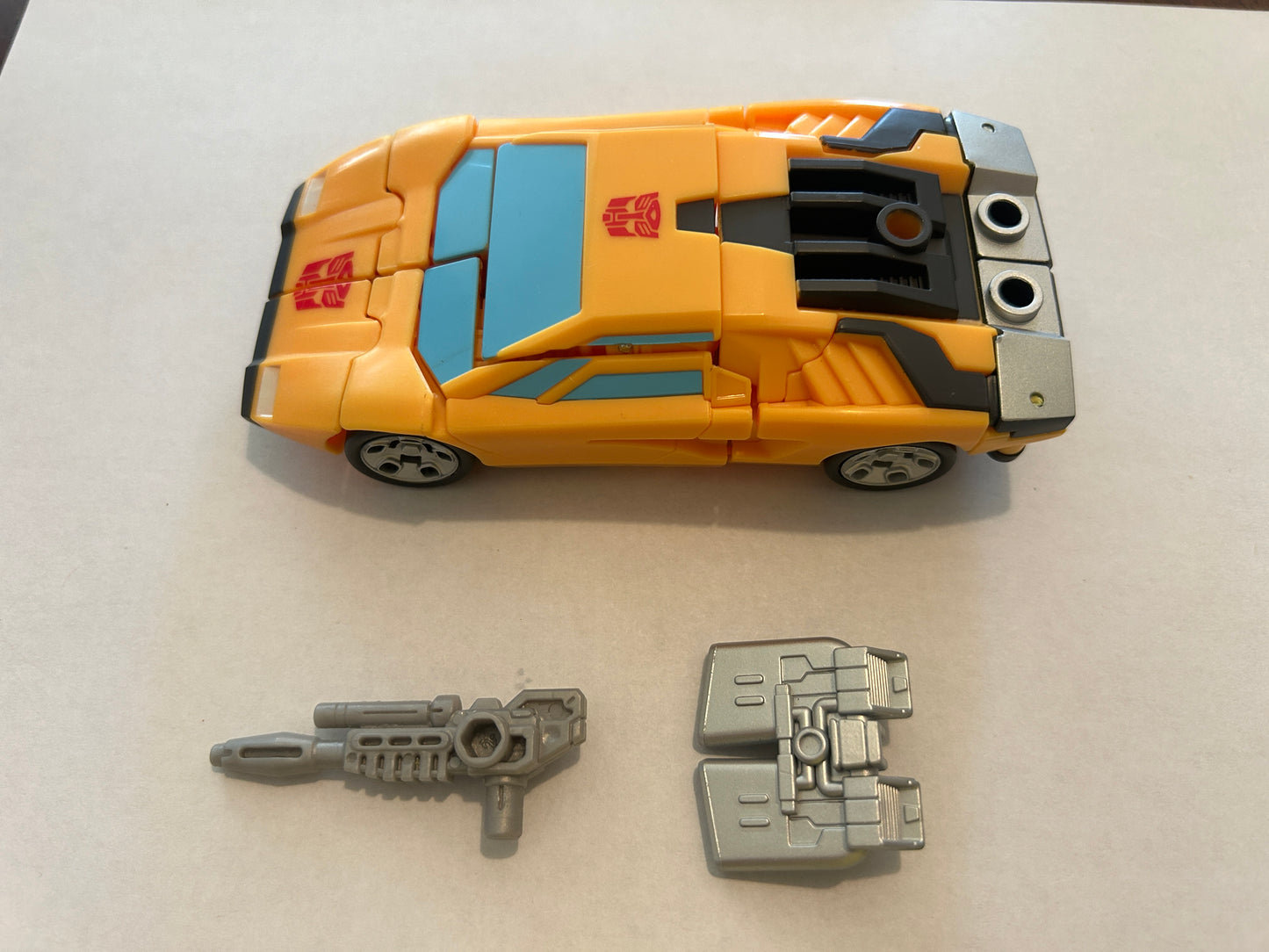 TF Legacy United Autobots Stand Sunstreaker