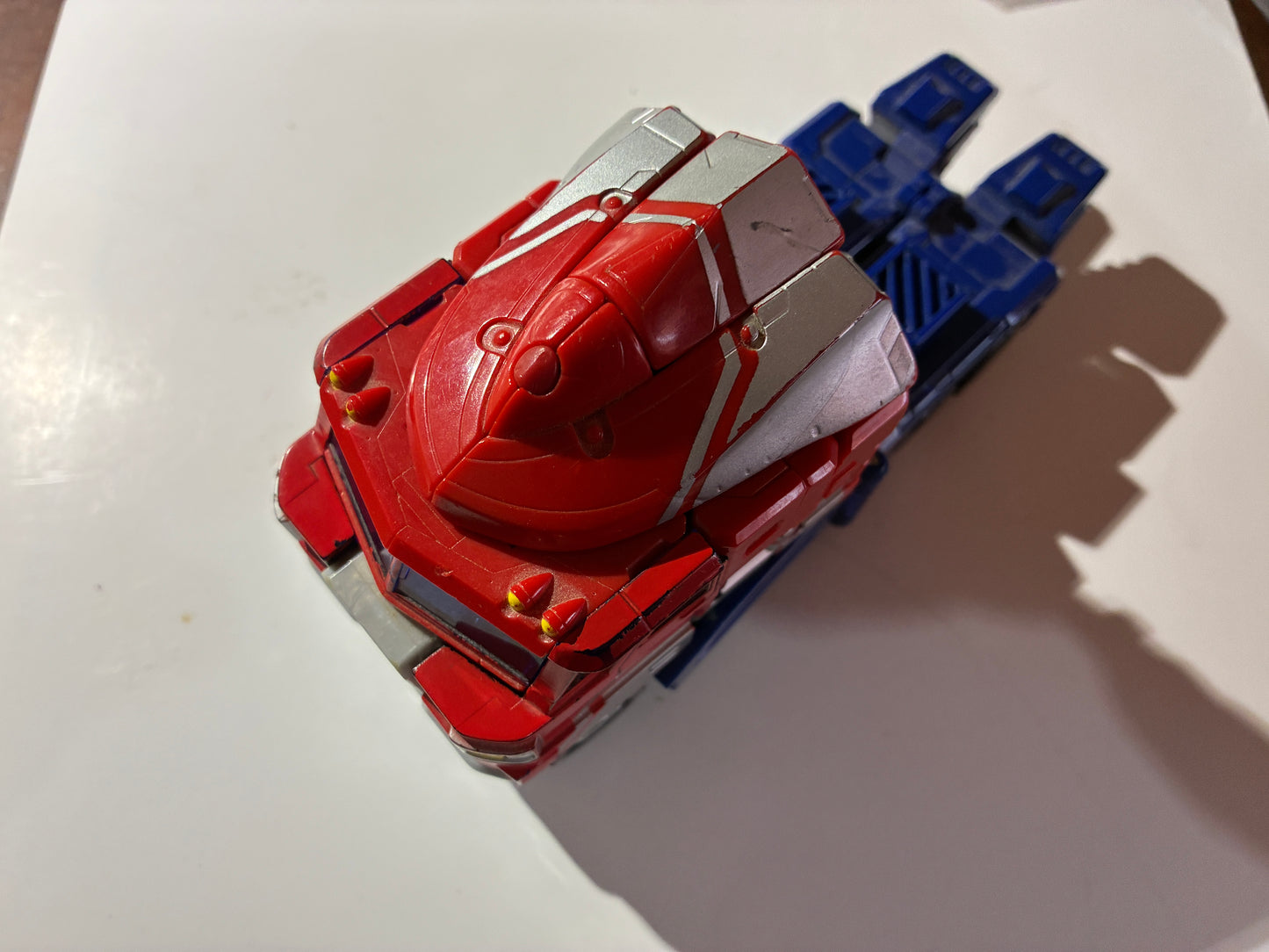 TF Classics Optimus Prime voyager incomplete