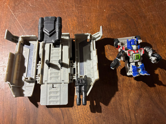TF Bot Shots Optimus Prime & trailer incomplete
