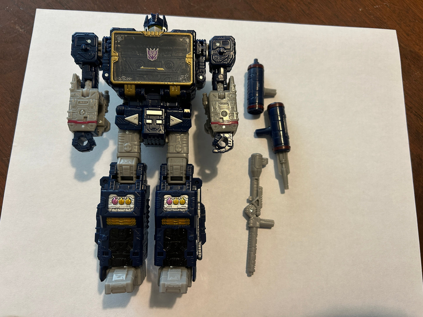 TF Legacy Soundwave